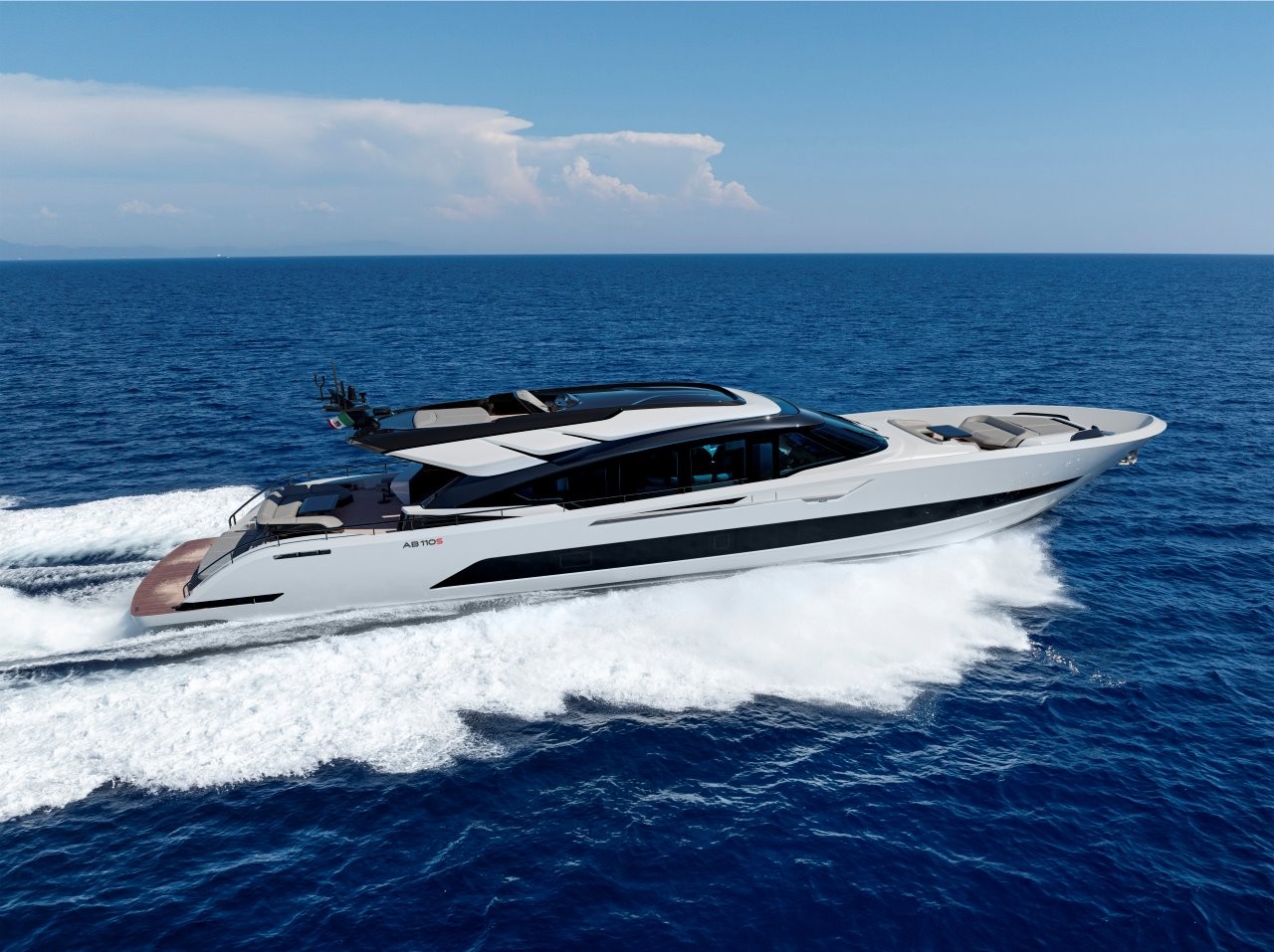AB Yachts launches the New AB 110S: boldness without compromise